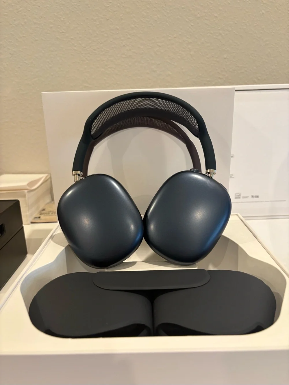 Apple AirPods Max Headphones - Black USB-C